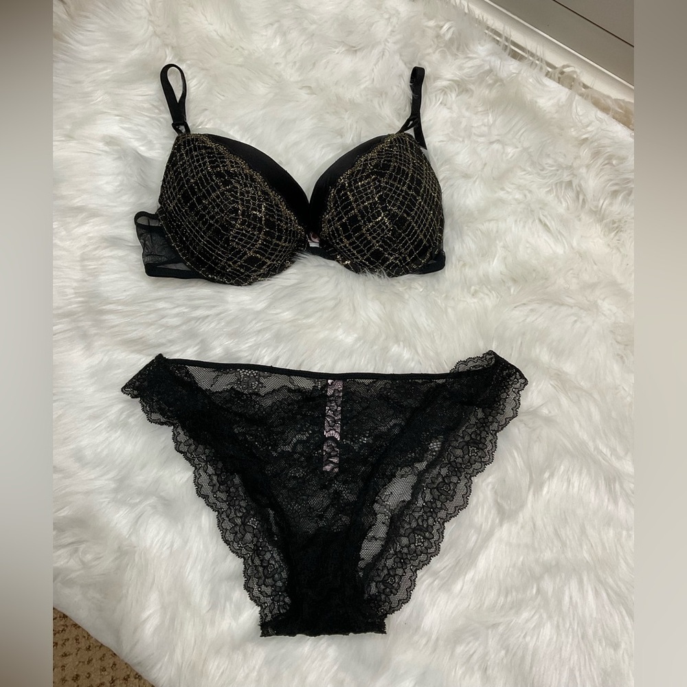 Victoria's Secret Black and Gold Floral Lace Bra Set